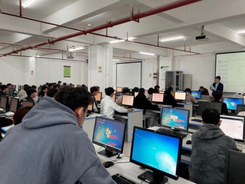 光电信息学院通信技术专业在华为HCIA 5G认证中取得优异成绩